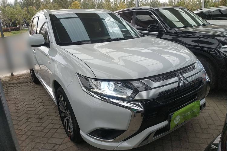 Used Mitsubishi Outlander 2021 Revised Version 2.0L Two-Wheel Drive Comfort Edition 5 Seats Exterior 2