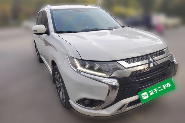 Used Mitsubishi Outlander 2021 2.4L 4x4 Zhi Xiang Edition 7 Seats Exterior 2