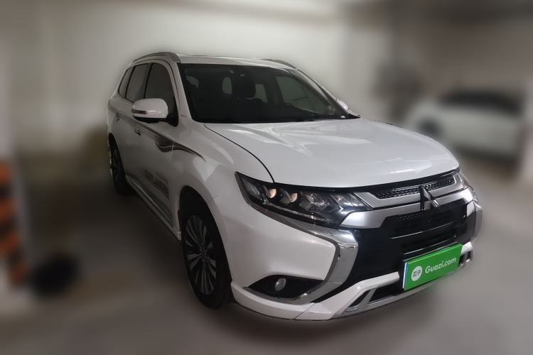 Used Mitsubishi Outlander 2021 2.4L 4x4 Zhi Xiang Edition 7 Seats Exterior 2