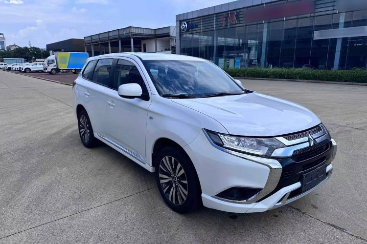 Used Mitsubishi Outlander 2021 Revised Version 2.0L Two-Wheel Drive Comfort Edition 5 Seats Exterior 2