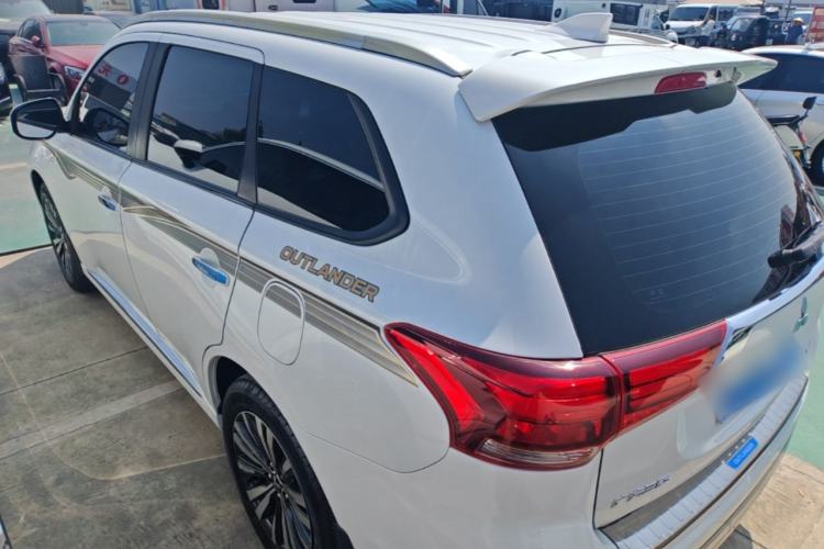Used Mitsubishi Outlander 2021 Revised Version 2.0L Two-Wheel Drive Comfort Edition 5 Seats Exterior 2