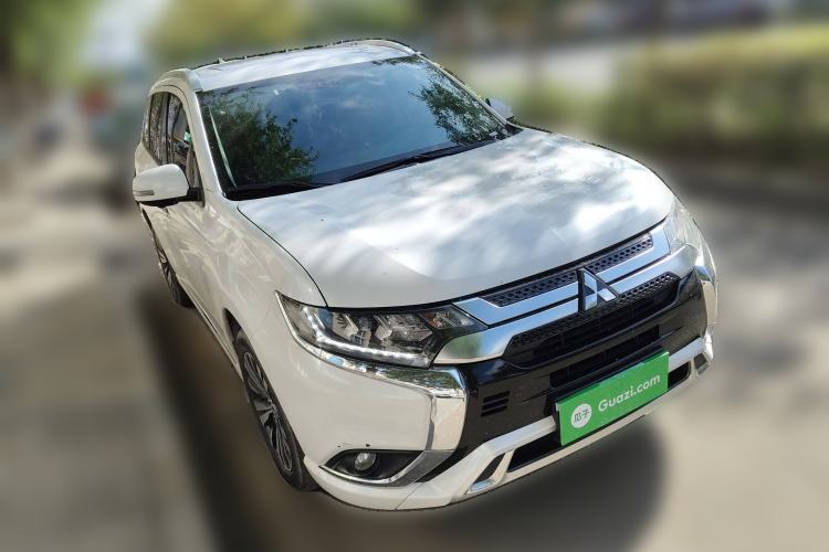 Used Mitsubishi Outlander 2021 2.4L 4x4 Zhi Xiang Edition 7 Seats Exterior 2