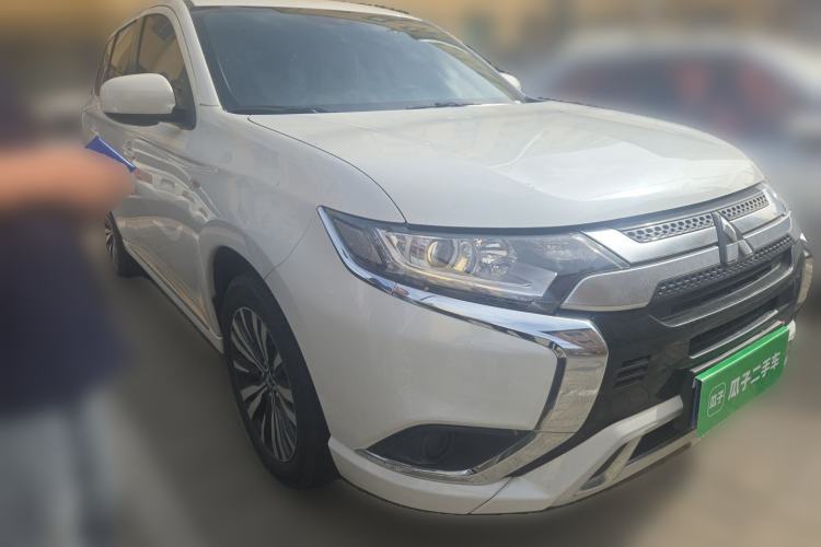 Used Mitsubishi Outlander 2021 Revised Version 2.0L Two-Wheel Drive Comfort Edition 5 Seats Exterior 2