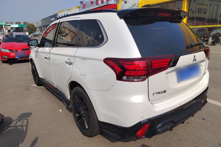 Used Mitsubishi Outlander 2021 2.4L 4x4 DynaDrive Edition 5 Seats Exterior 2