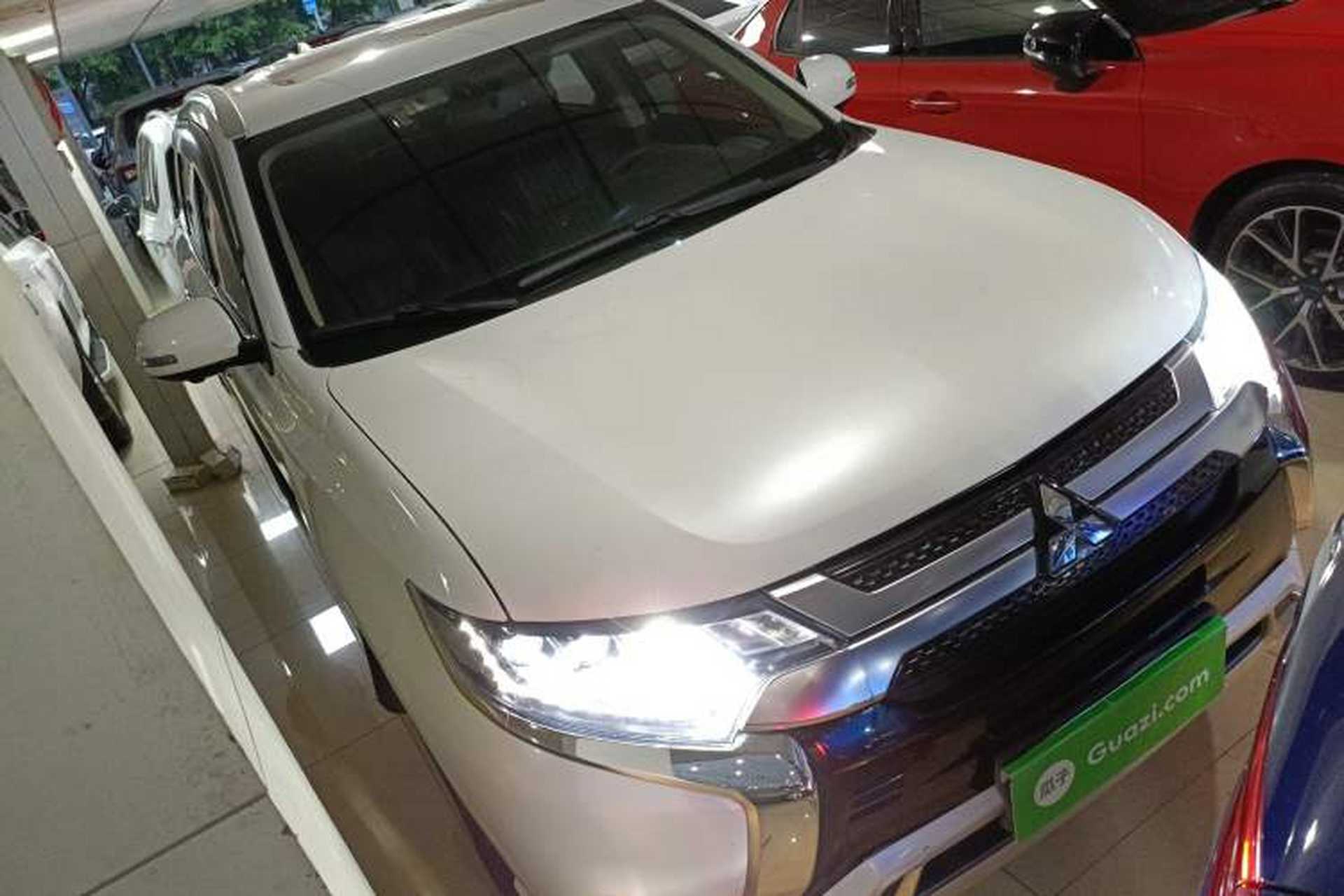 Used Mitsubishi Outlander 2021 2.4L 4x4 Zhi Xiang Edition 7 Seats Exterior 2