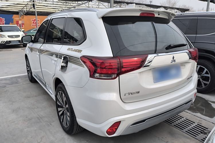 Used Mitsubishi Outlander 2021 Revised Version 2.0L Two-Wheel Drive Comfort Edition 7 Seats Exterior 2