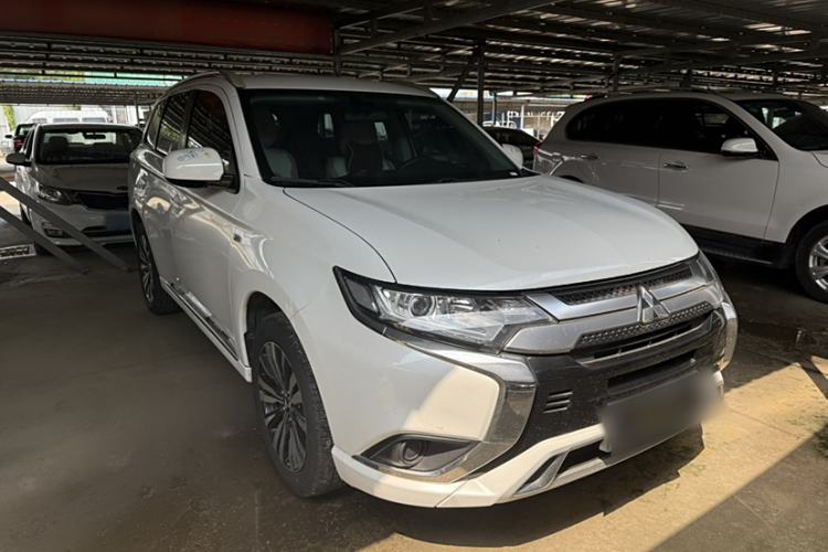 Used Mitsubishi Outlander 2021 Revised Version 2.0L Two-Wheel Drive Comfort Edition 5 Seats Exterior 2