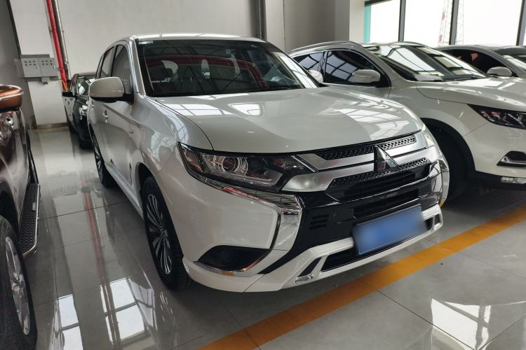 Used Mitsubishi Outlander 2021 Revised Version 2.0L Two-Wheel Drive Comfort Edition 5 Seats Exterior 2