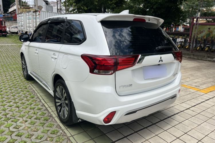 Used Mitsubishi Outlander 2021 2.0L Two-Wheel Drive Comfort Edition 5 Seats Exterior 3