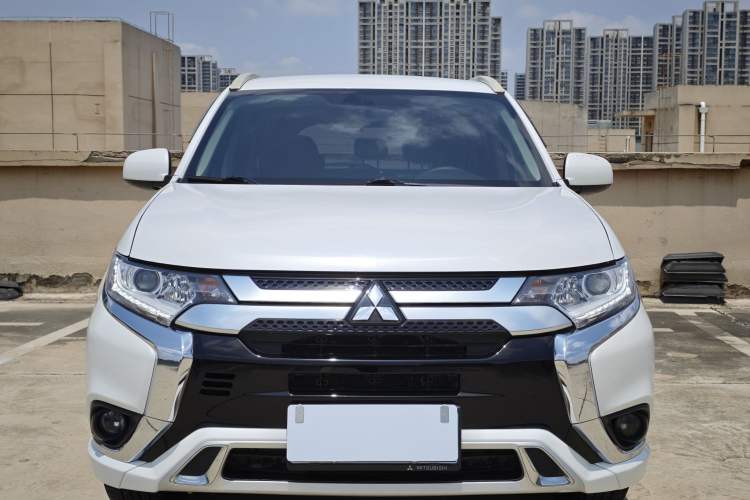 Used Mitsubishi Outlander 2021 Revised Version 2.0L Two-Wheel Drive Comfort Edition 5 Seats Exterior 3