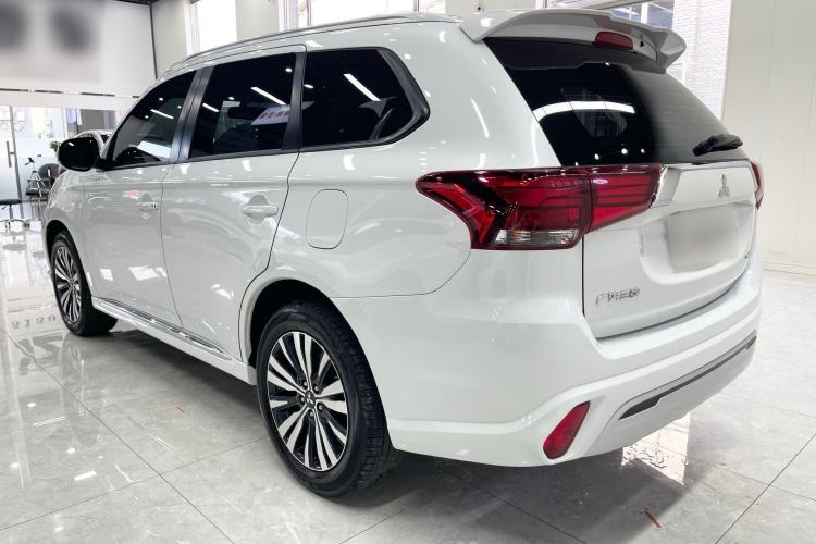 Used Mitsubishi Outlander 2021 Revised Version 2.0L Two-Wheel Drive Comfort Edition 7 Seats Exterior 3