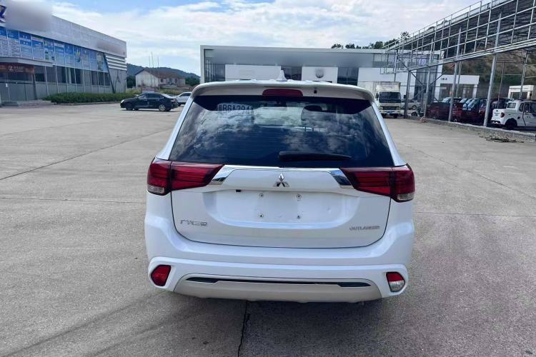 Used Mitsubishi Outlander 2021 Revised Version 2.0L Two-Wheel Drive Comfort Edition 5 Seats Exterior 3