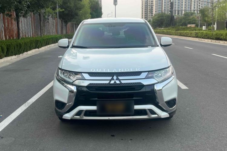 Used Mitsubishi Outlander 2021 Revised Version 2.0L Two-Wheel Drive Comfort Edition 5 Seats Exterior 3