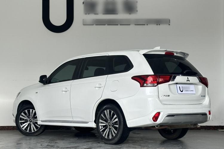 Used Mitsubishi Outlander 2021 Revised Version 2.0L Two-Wheel Drive Comfort Edition 5 Seats Exterior 3