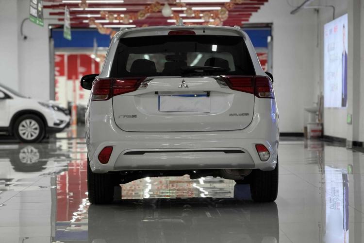 Used Mitsubishi Outlander 2021 Revised Version 2.0L Two-Wheel Drive Comfort Edition 5 Seats Exterior 4
