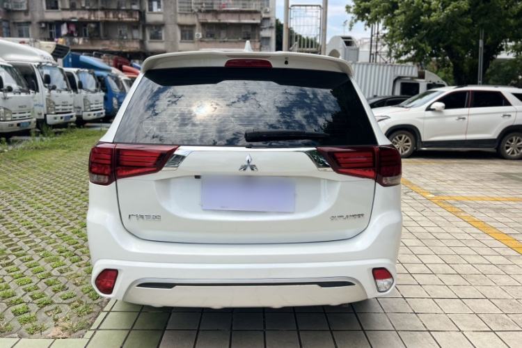 Used Mitsubishi Outlander 2021 2.0L Two-Wheel Drive Comfort Edition 5 Seats Exterior 4