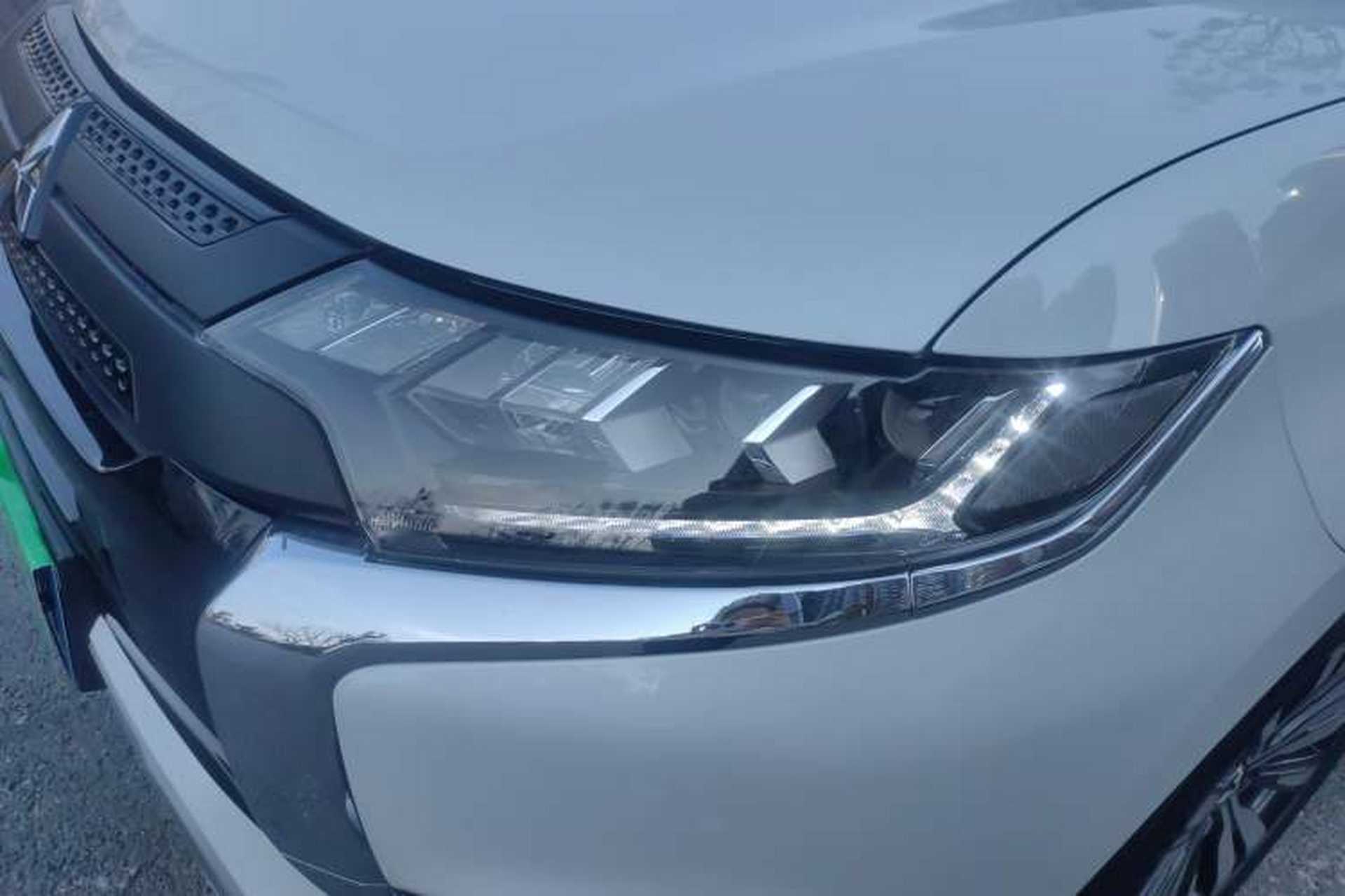 Used Mitsubishi Outlander 2021 2.4L 4x4 Zhi Xiang Edition 7 Seats Exterior 4