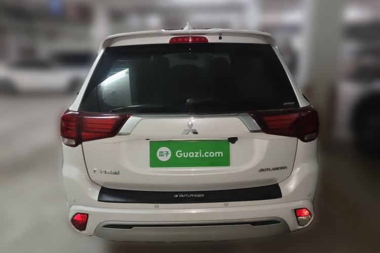 Used Mitsubishi Outlander 2021 2.4L 4x4 Zhi Xiang Edition 7 Seats Exterior 4