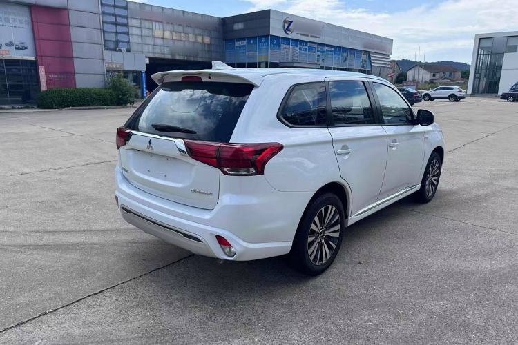 Used Mitsubishi Outlander 2021 Revised Version 2.0L Two-Wheel Drive Comfort Edition 5 Seats Exterior 4