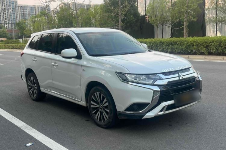 Used Mitsubishi Outlander 2021 Revised Version 2.0L Two-Wheel Drive Comfort Edition 5 Seats Exterior 4