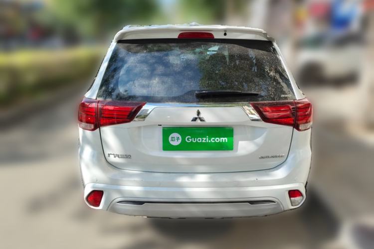 Used Mitsubishi Outlander 2021 2.4L 4x4 Zhi Xiang Edition 7 Seats Exterior 4