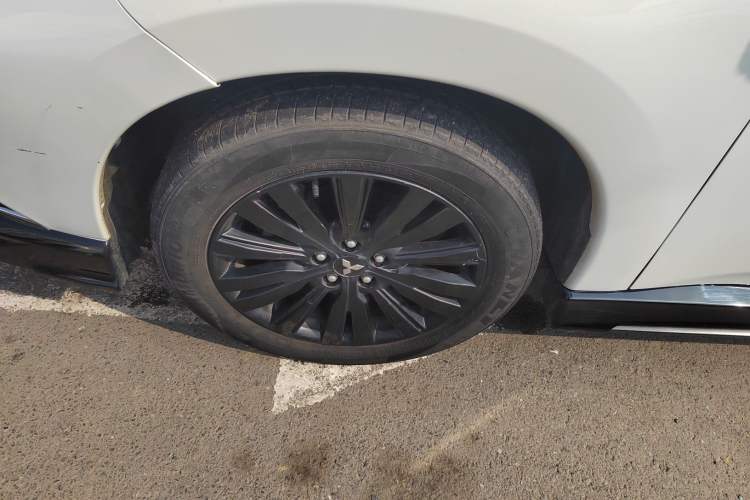 Used Mitsubishi Outlander 2021 2.4L 4x4 DynaDrive Edition 5 Seats Exterior 4