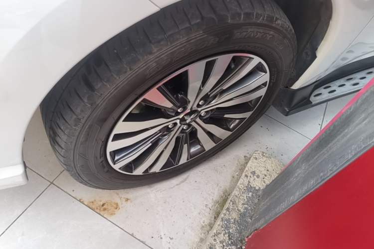 Used Mitsubishi Outlander 2021 2.4L 4x4 Zhi Xiang Edition 7 Seats Exterior 4