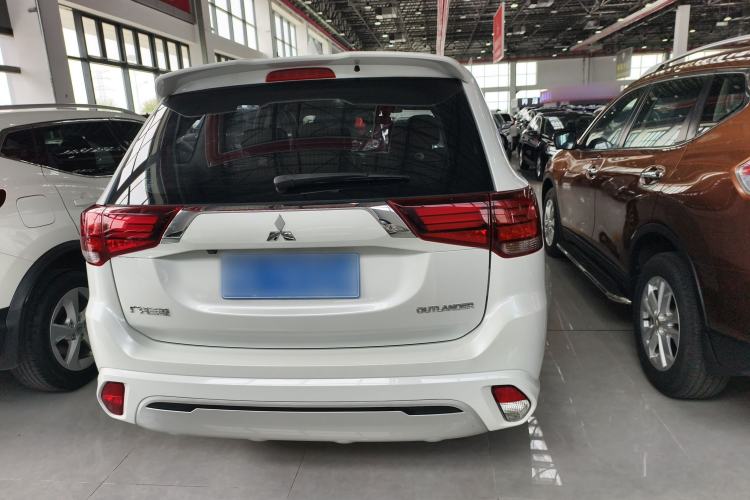 Used Mitsubishi Outlander 2021 Revised Version 2.0L Two-Wheel Drive Comfort Edition 5 Seats Exterior 4