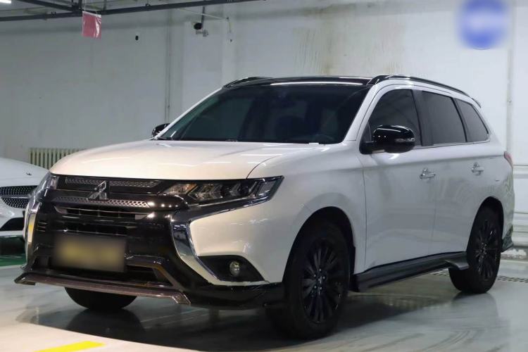 Used Mitsubishi Outlander 2021 2.4L 4x4 DynaDrive Edition 5 Seats Exterior 5