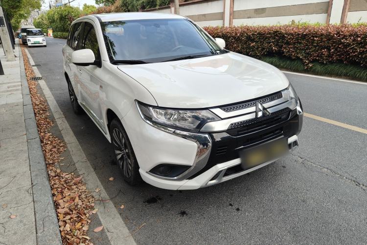 Used Mitsubishi Outlander 2021 2.0L Two-Wheel Drive Comfort Edition 5 Seats Exterior 5