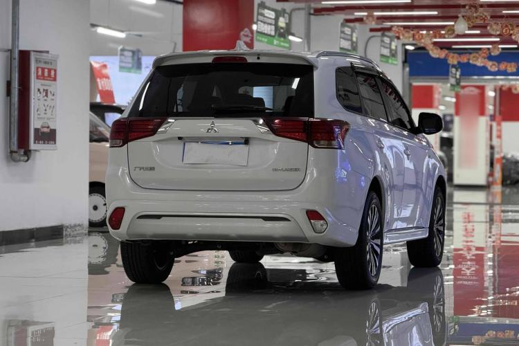 Used Mitsubishi Outlander 2021 Revised Version 2.0L Two-Wheel Drive Comfort Edition 5 Seats Exterior 5
