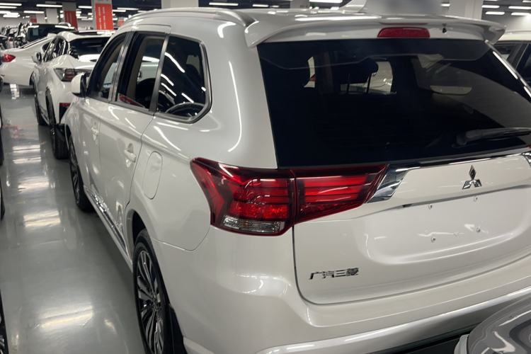 Used Mitsubishi Outlander 2021 2.0L Two-Wheel Drive Comfort Edition 5 Seats Exterior 5