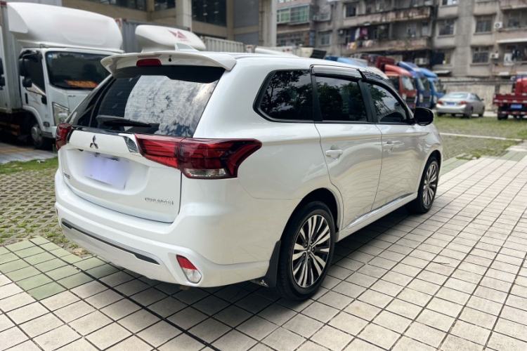 Used Mitsubishi Outlander 2021 2.0L Two-Wheel Drive Comfort Edition 5 Seats Exterior 5