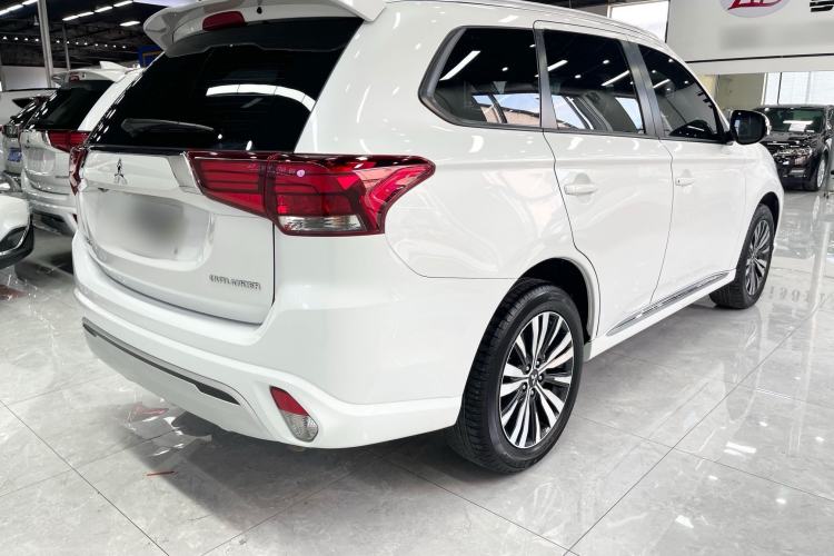 Used Mitsubishi Outlander 2021 Revised Version 2.0L Two-Wheel Drive Comfort Edition 7 Seats Exterior 5