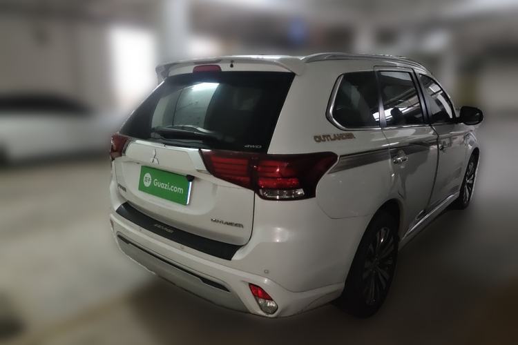 Used Mitsubishi Outlander 2021 2.4L 4x4 Zhi Xiang Edition 7 Seats Exterior 5