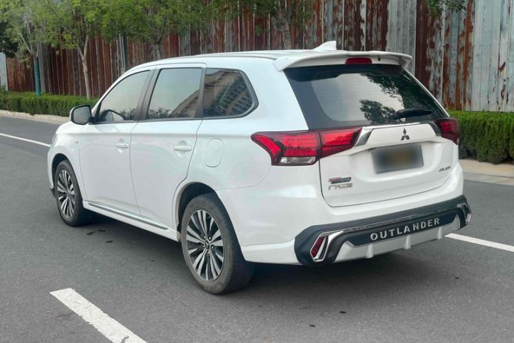 Used Mitsubishi Outlander 2021 Revised Version 2.0L Two-Wheel Drive Comfort Edition 5 Seats Exterior 5