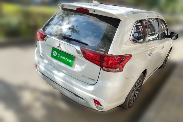 Used Mitsubishi Outlander 2021 2.4L 4x4 Zhi Xiang Edition 7 Seats Exterior 5