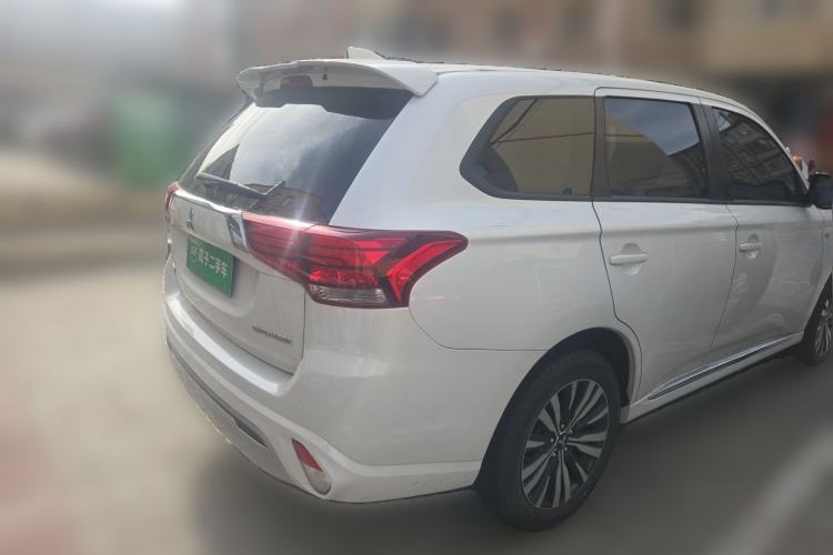 Used Mitsubishi Outlander 2021 Revised Version 2.0L Two-Wheel Drive Comfort Edition 5 Seats Exterior 5