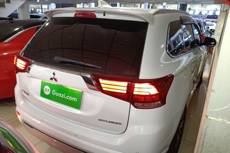 Used Mitsubishi Outlander 2021 2.4L 4x4 Zhi Xiang Edition 7 Seats Exterior 5