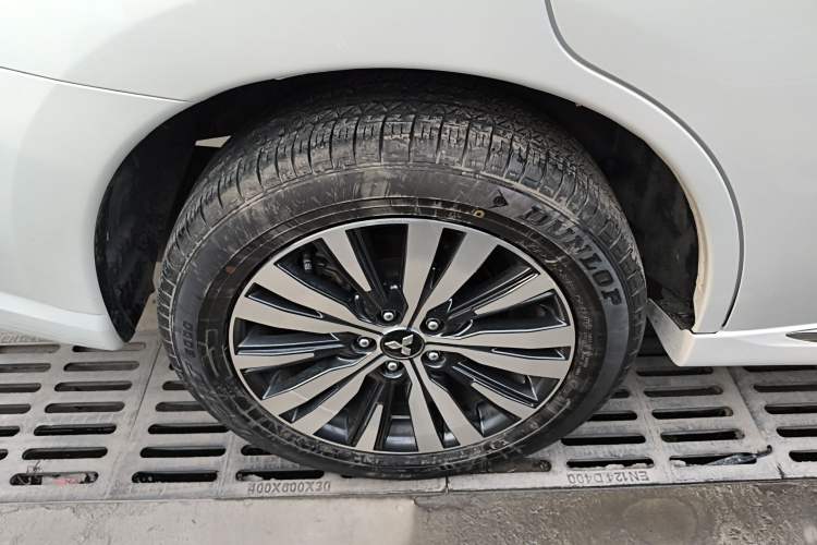 Used Mitsubishi Outlander 2021 Revised Version 2.0L Two-Wheel Drive Comfort Edition 7 Seats Exterior 5