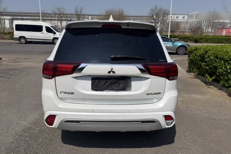 Used Mitsubishi Outlander 2021 2.4L 4x4 Zhi Xiang Edition 7 Seats Exterior 5