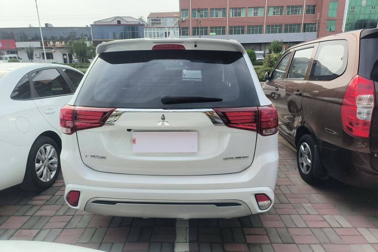 Used Mitsubishi Outlander 2021 2.0L Two-Wheel Drive Comfort Edition 5 Seats Exterior 5