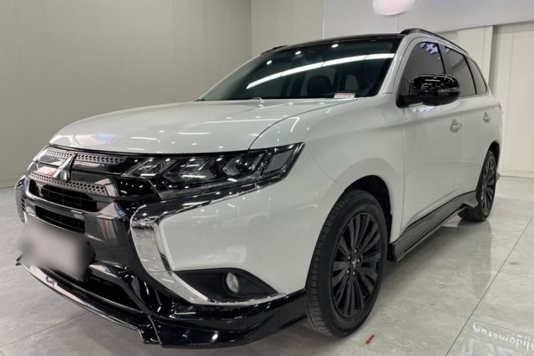 Used Mitsubishi Outlander 2021 2.4L 4x4 DynaDrive Edition 5 Seats Exterior 5