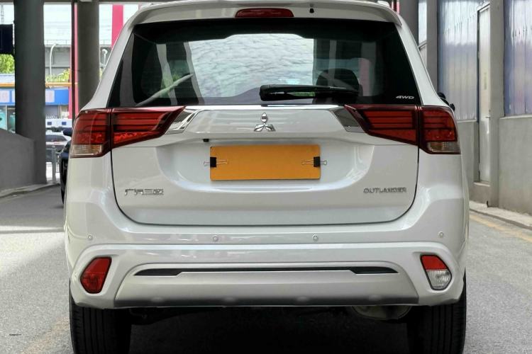 Used Mitsubishi Outlander 2021 2.4L 4x4 Zhi Xiang Edition 7 Seats Exterior 5