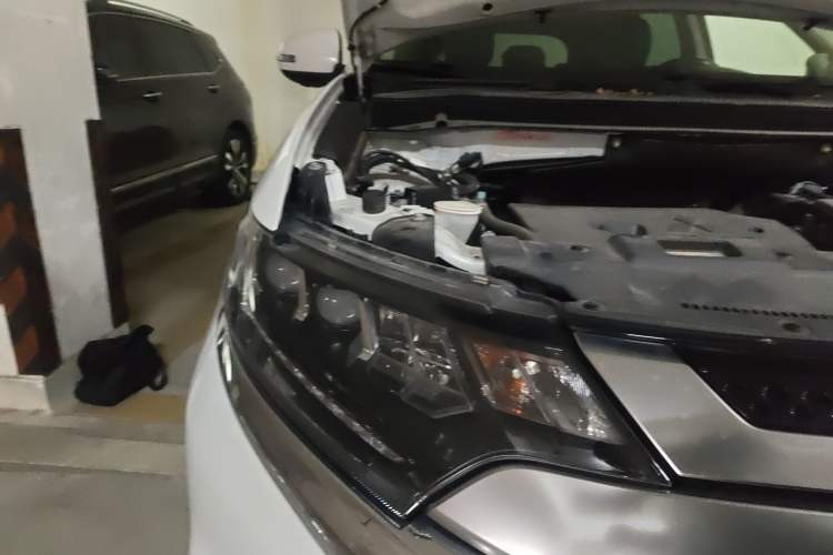 Used Mitsubishi Outlander 2021 2.4L 4x4 Zhi Xiang Edition 7 Seats Exterior 6