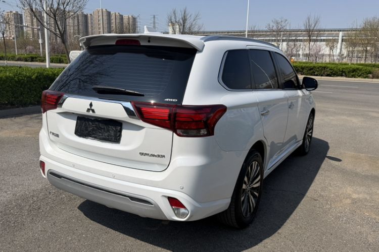 Used Mitsubishi Outlander 2021 2.4L 4x4 Zhi Xiang Edition 7 Seats Exterior 6
