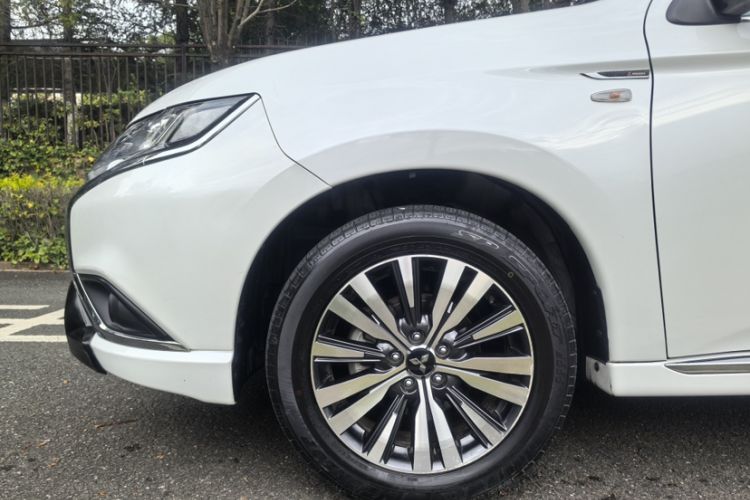 Used Mitsubishi Outlander 2021 Revised Version 2.0L Two-Wheel Drive Comfort Edition 5 Seats Exterior 7