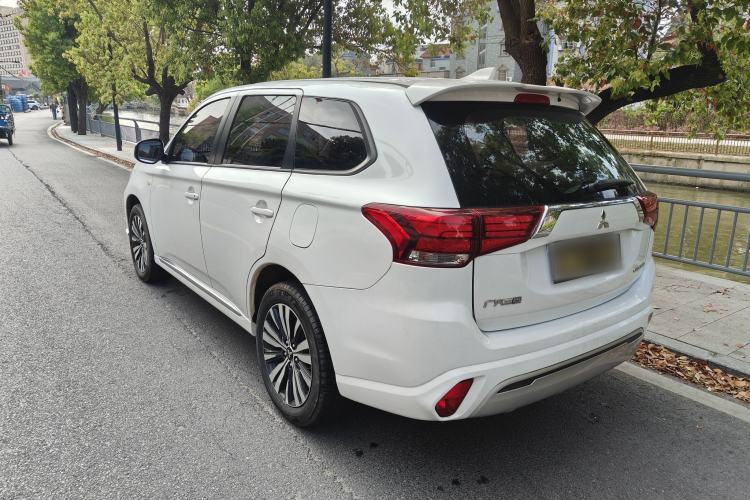 Used Mitsubishi Outlander 2021 2.0L Two-Wheel Drive Comfort Edition 5 Seats Exterior 7