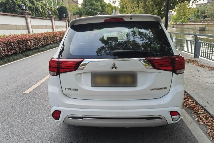 Used Mitsubishi Outlander 2021 2.0L Two-Wheel Drive Comfort Edition 5 Seats Exterior 8