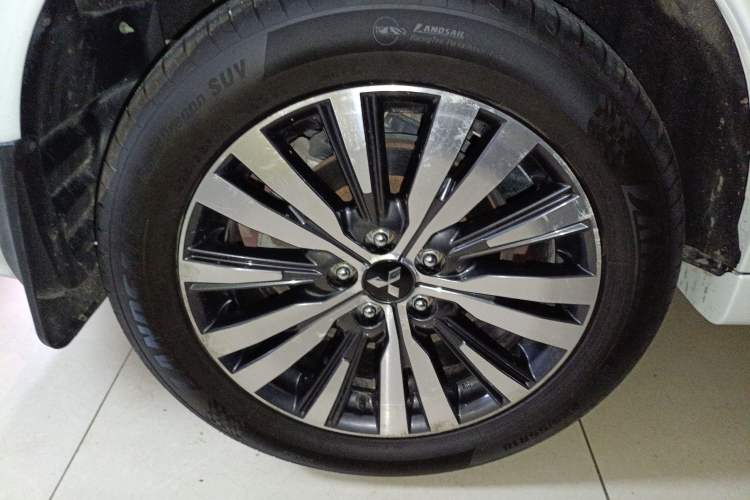 Used Mitsubishi Outlander 2021 2.4L 4x4 Zhi Xiang Edition 7 Seats Exterior 8